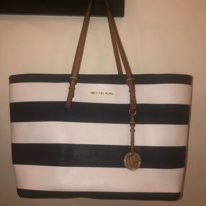 MICHAEL KORS LARGE TOTE